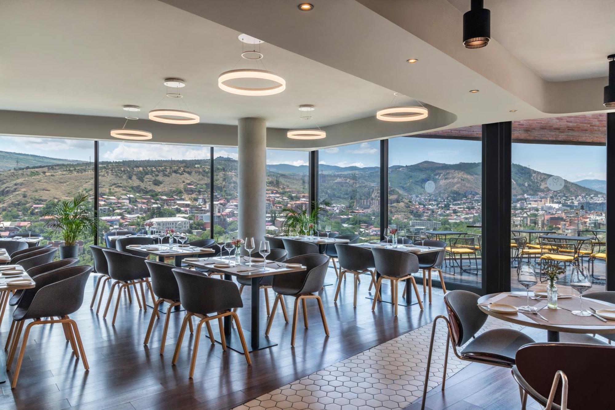 Golden Tulip Design Tbilisi Hotel Exterior photo