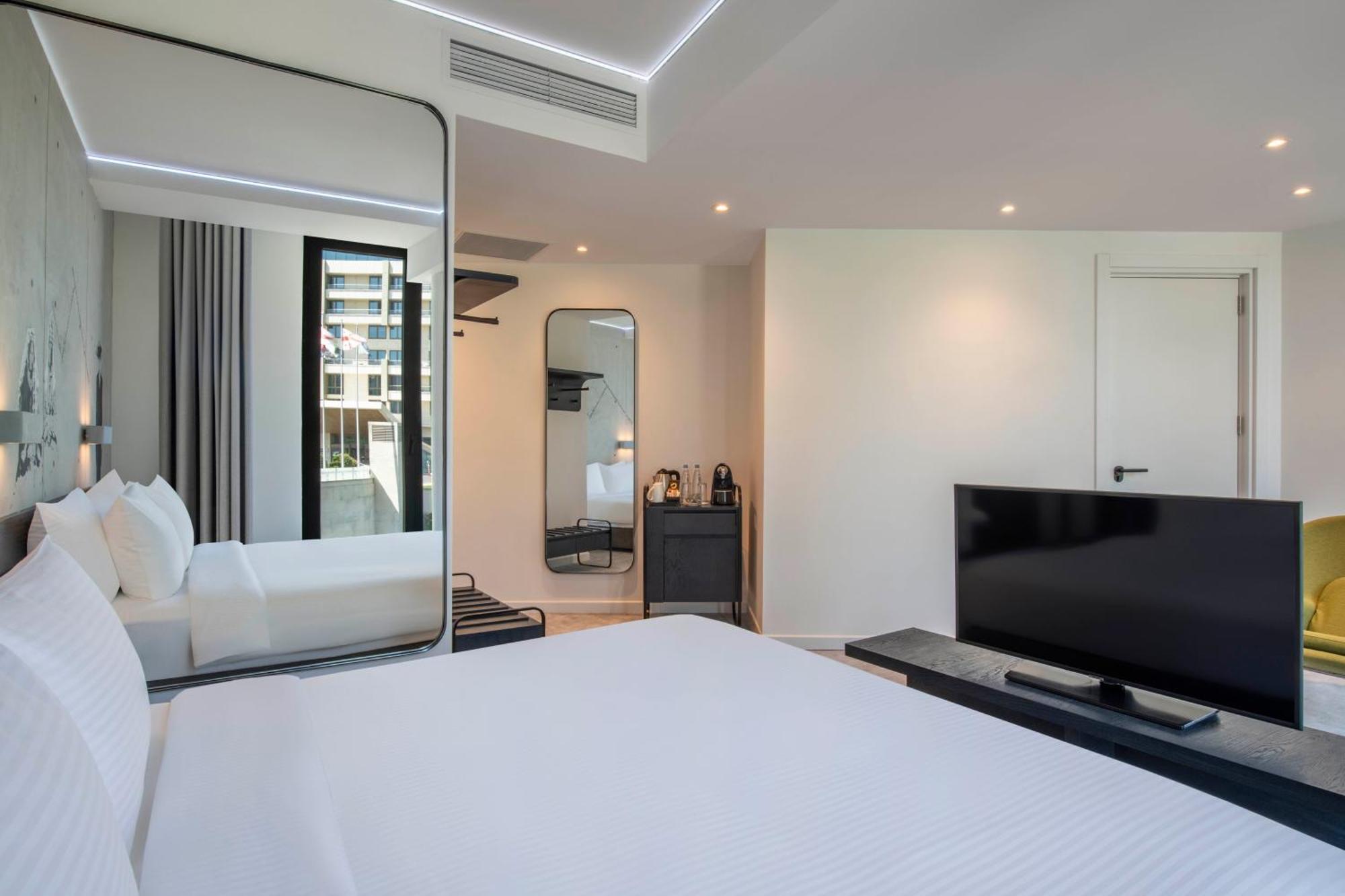 Golden Tulip Design Tbilisi Hotel Room photo
